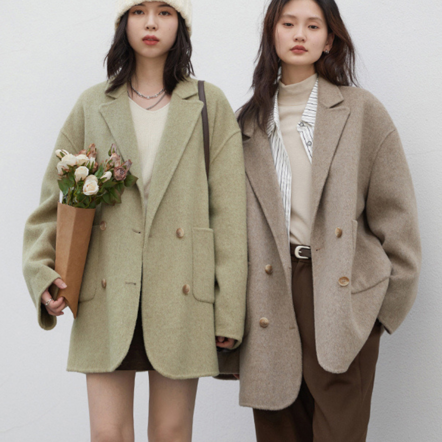 "Men's wool trench coat, double-breasted, oversized fit, high-quality wool, classic lapel, stylish and warm, multiple colors.