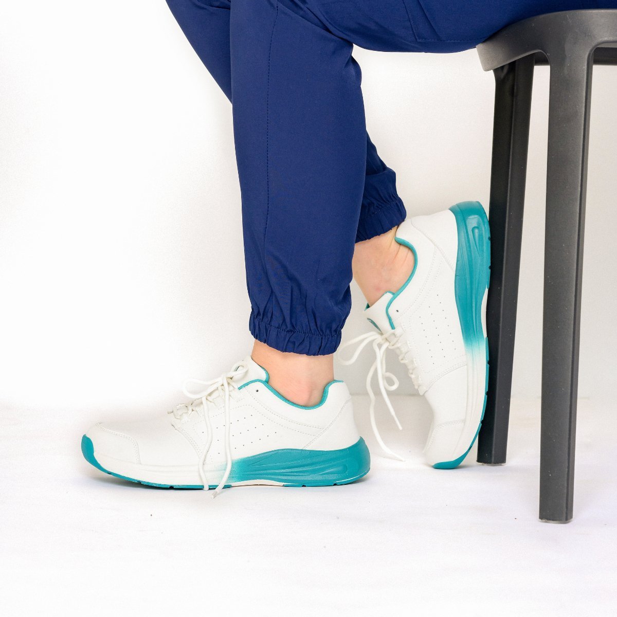 Women's ComfortWear Healthcare Work Shoes - Lexians