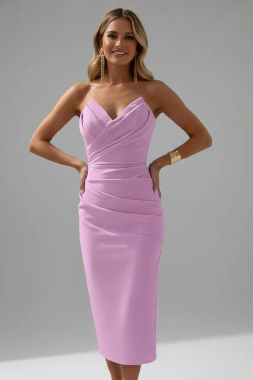 Chic ruched midi dress, women's sweetheart neckline, fitted bodycon, perfect for evening.