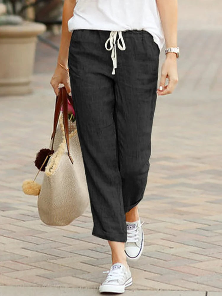 Elegant women's cropped trousers, straight leg, perfect for versatile fashion & office wear.
