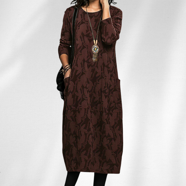 Comfortable Lenora women's winter crewneck dress with long sleeves & practical pockets, ideal for casual autumn style.
