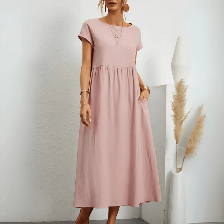 Chic women's vintage style flowy maxi dress, a comfortable pullover summer dress, great for casual or vacation.