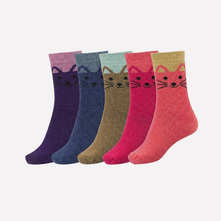 Comfortable women's warm crew socks. Cozy, thick winter socks for everyday wear in solid colors.