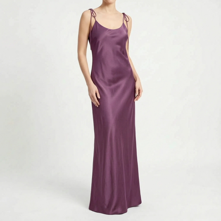 Simple yet elegant women's backless floor-length slip dress; versatile for formal or evening occasions.