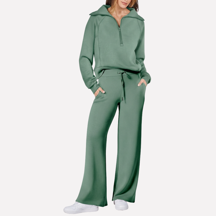Versatile women's matching set: a casual top & wide-leg pants, perfect as a travel outfit, lounge wear, or everyday look.