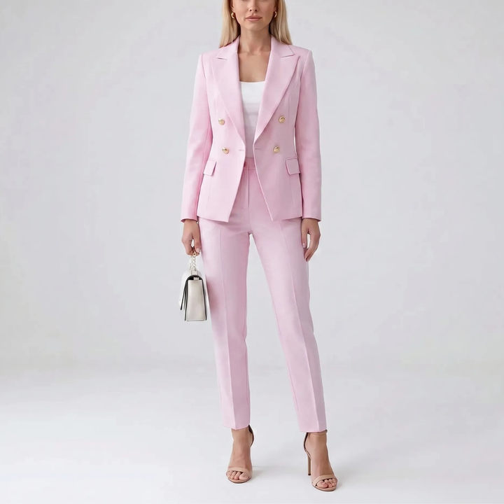 Professional women's office attire: A modern tailored jacket & straight-leg trousers create a smart look.