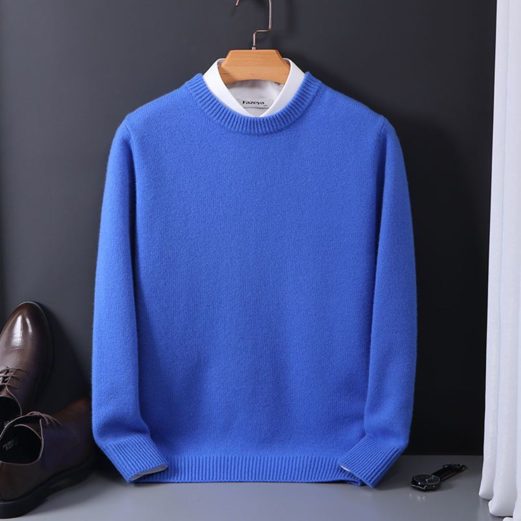 Men's oversized long sleeve sweater, loose fit pullover for comfort. Stylish casual fall & winter fashion.