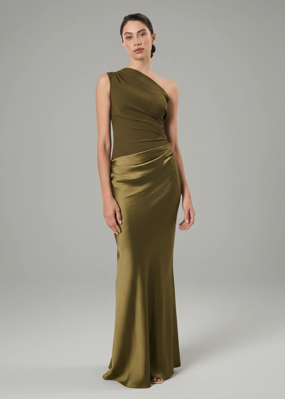 Sophisticated women's one-shoulder formal maxi dress, an elegant long gown for evening parties.