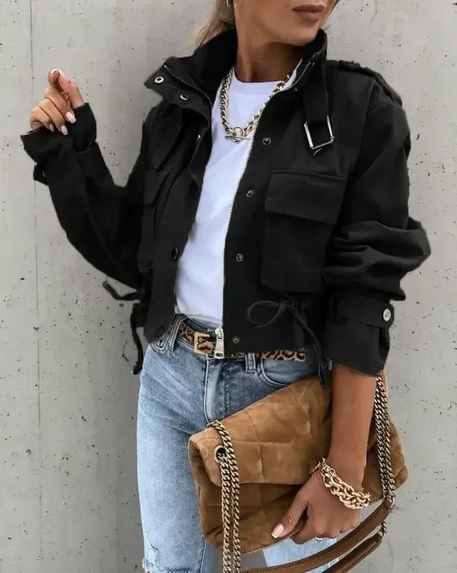 Chic women's cropped summer jacket for effortless style. Lightweight, elegant outerwear, perfect for versatile fashion.
