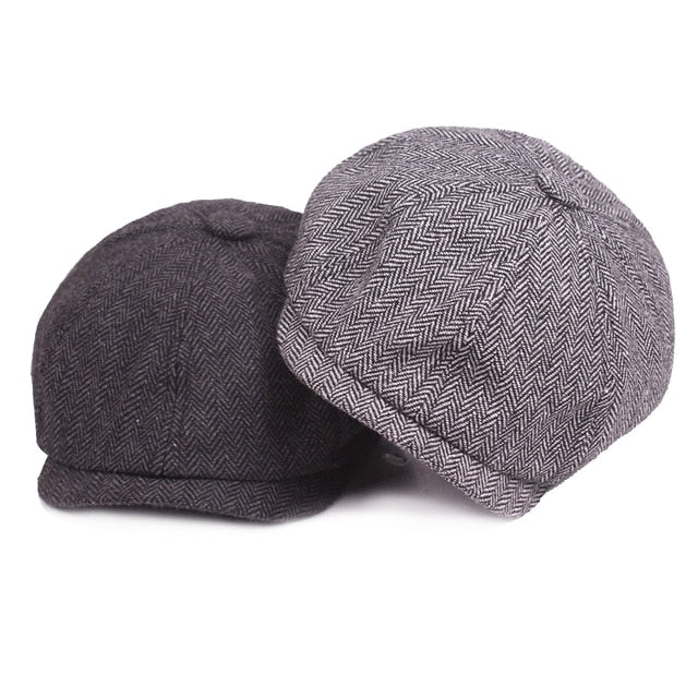 Timeless men's vintage flat cap, versatile classic hat for everyday casual or elegant outfits.