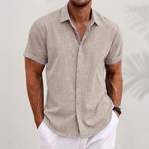 Summer-ready men's short sleeve button-down shirt, classic design, comfortable and light.