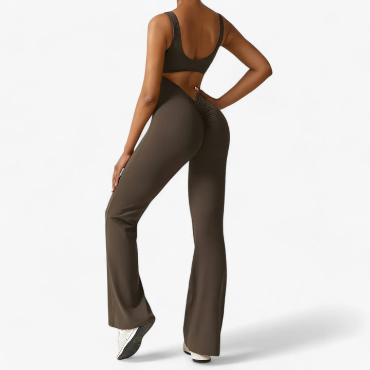 Relaxed fit Amélie women's jumpsuit, ideal for comfortable and stylish summer outfits.