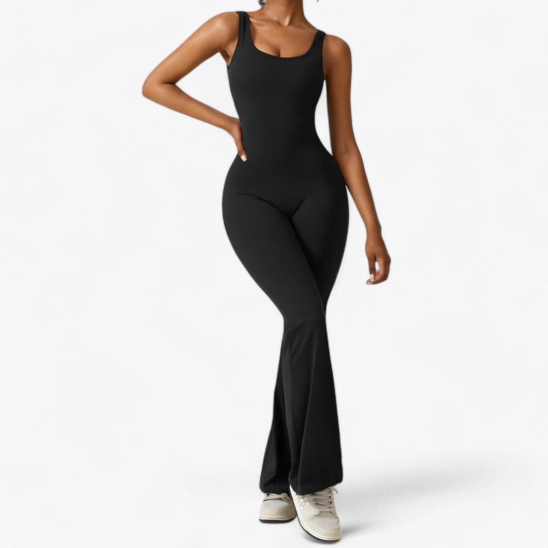 Comfortable women's Amélie overalls, a stylish and versatile choice for casual wear.
