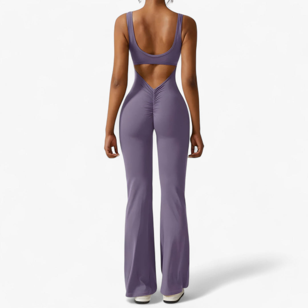 Stylish Amélie women's romper, offering comfort and versatility for summer outfits.