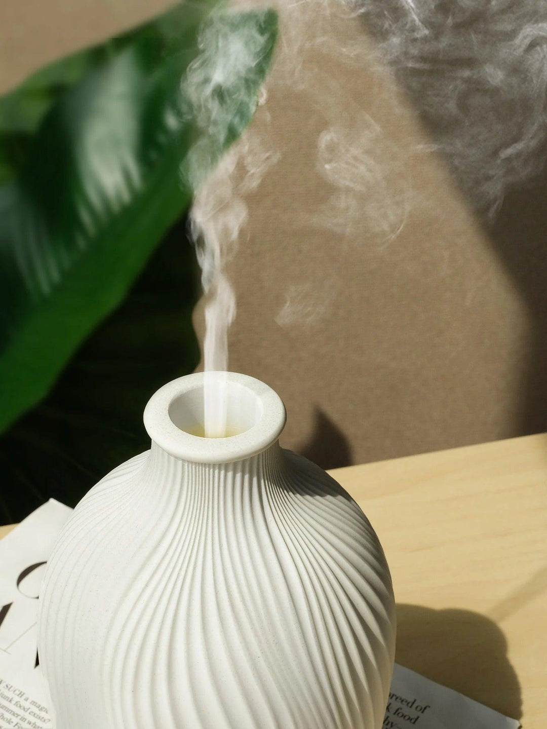 Tavvitaimp18 essential oil diffuser & humidifier, perfect for aromatherapy, relaxation & home decor.