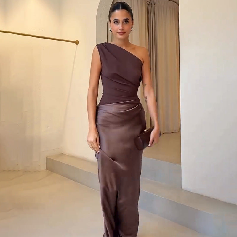 Elegant one-shoulder formal evening dress for women in a luxurious fabric, perfect for special occasions