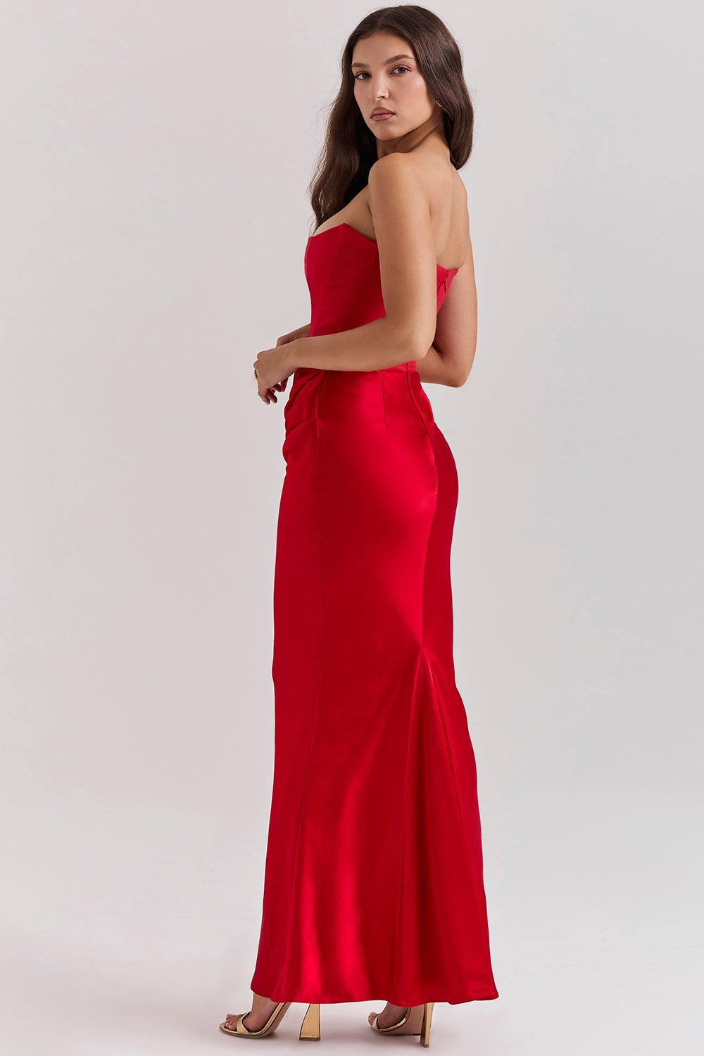 Women's elegant strapless maxi dress, great for formal events.