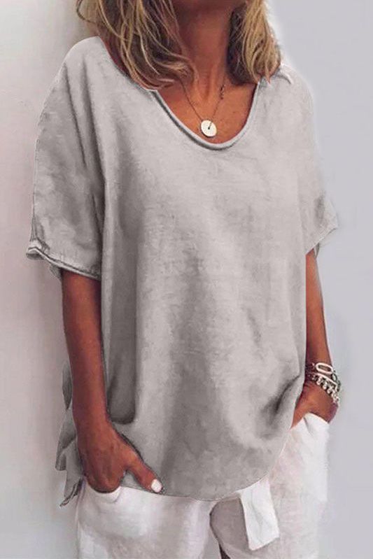 Graceful women's printed blouse, combining style and comfort for daily wear. Flattering long sleeve top.