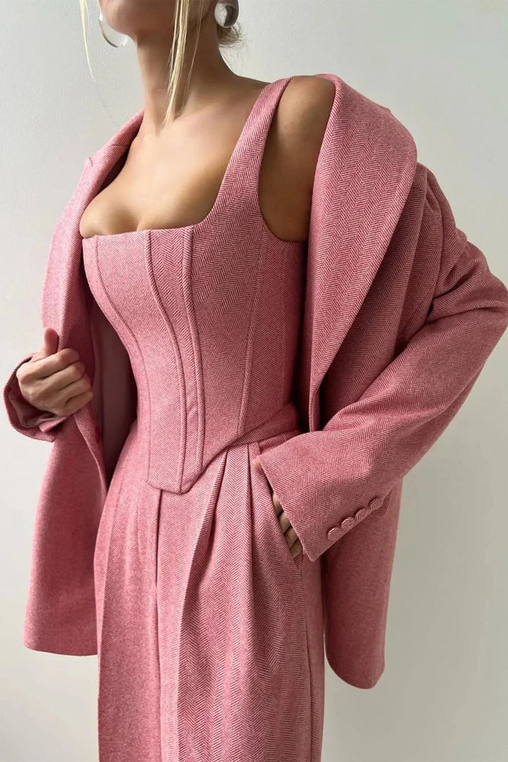 Trendy women's fashion set: corset bustier, wide leg trousers & a matching oversized blazer.