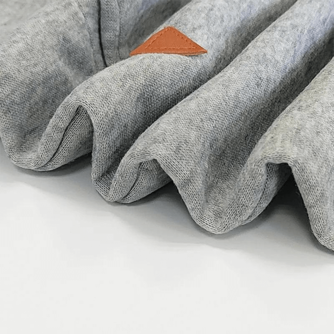 Cozy women's hooded dress, a comfortable sweatshirt style with pockets for casual wear.