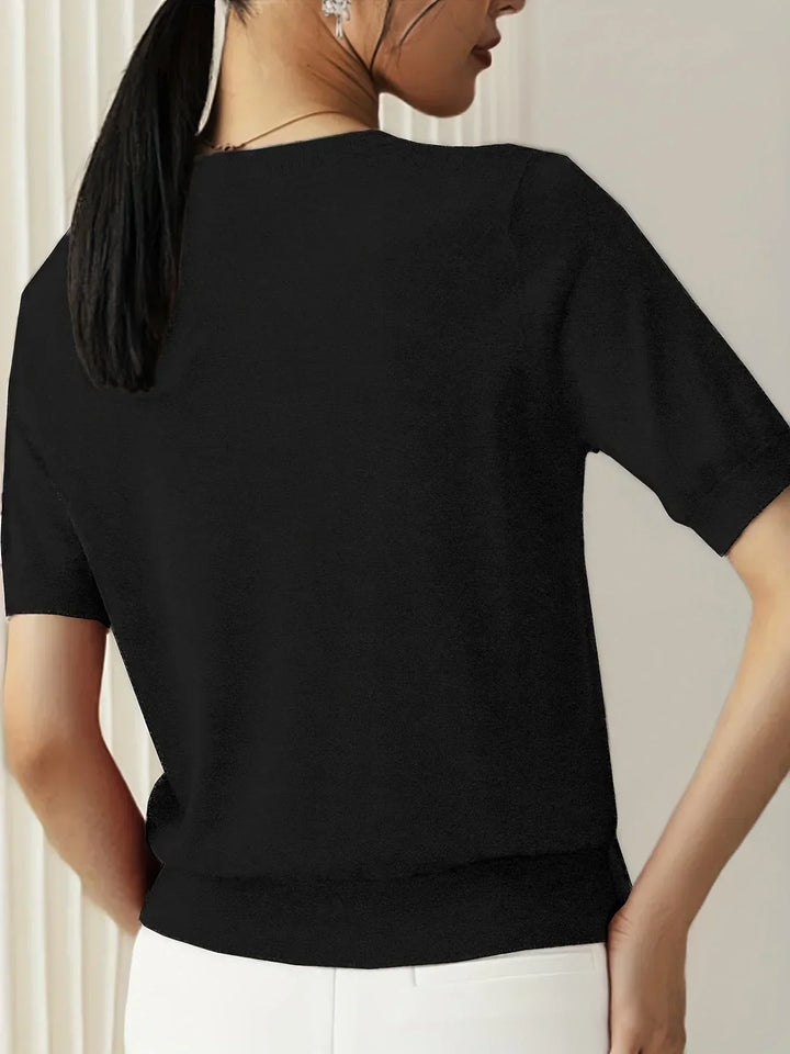 Chic short sleeve knit top, perfect for a breathable spring and summer outfit.
