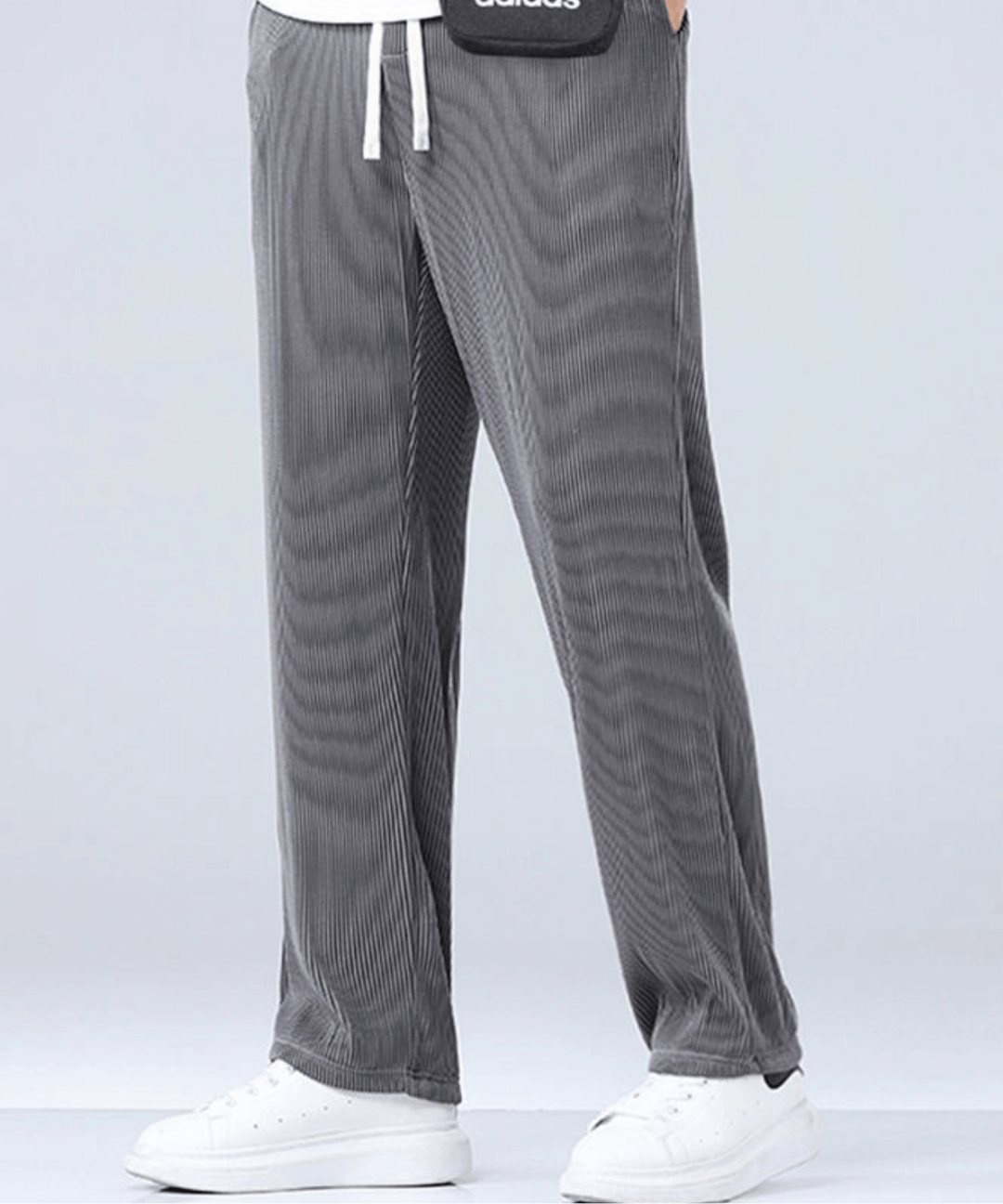 Lightweight men's comfort trousers, soft fabric, perfect for casual outings or relaxed home wear.