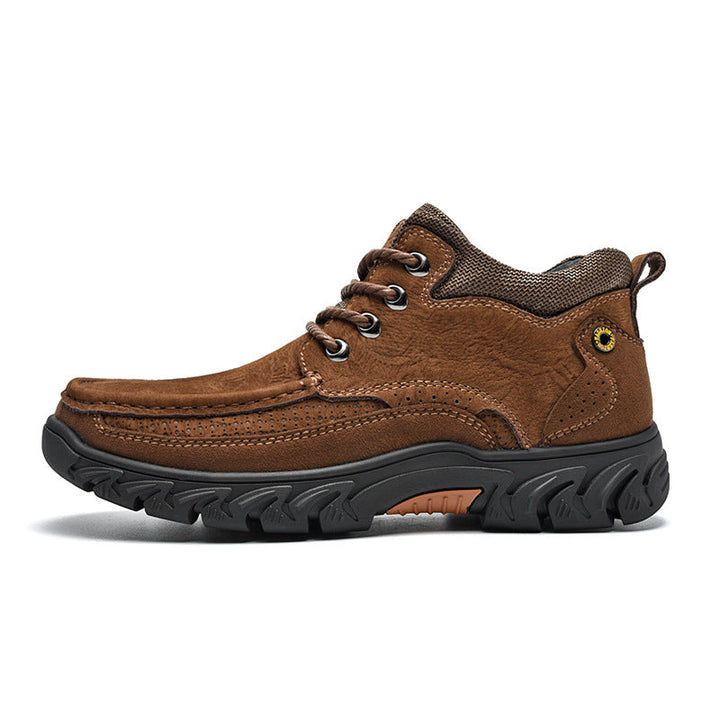 Men's leather snow boots with sturdy sole, excellent for winter work