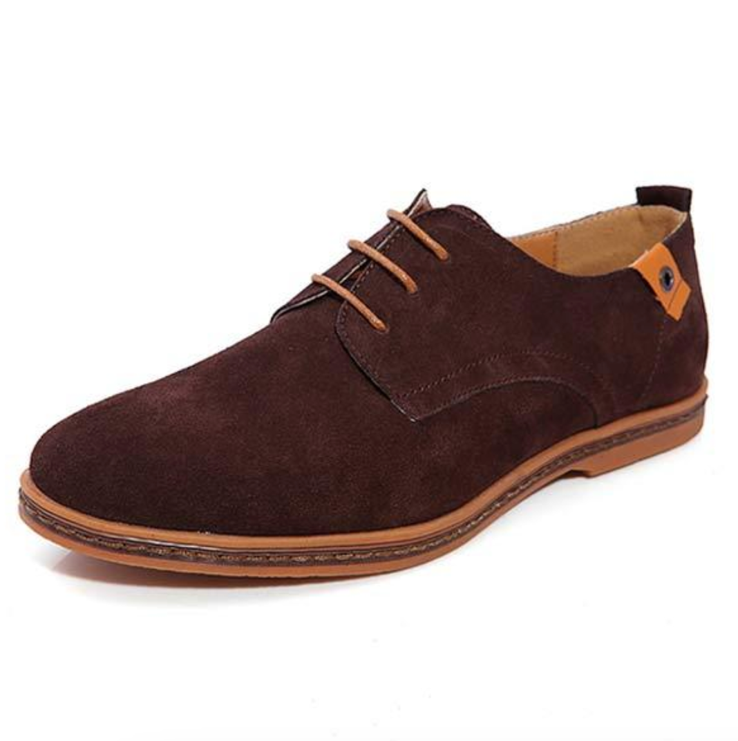 Elegant men's black Derby shoes with laces, ideal for versatile styling, from office to smart casual wear.