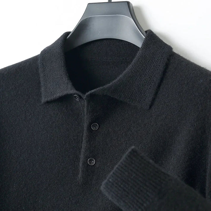Casual men's button-up cardigan made from warm merino wool, ideal for comfortable layering.