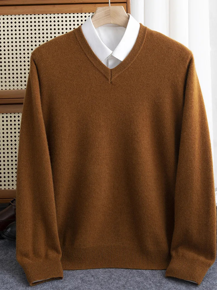 Men's V-neck sweater in red merino wool, ideal breathable and classic knitwear for diverse outfits