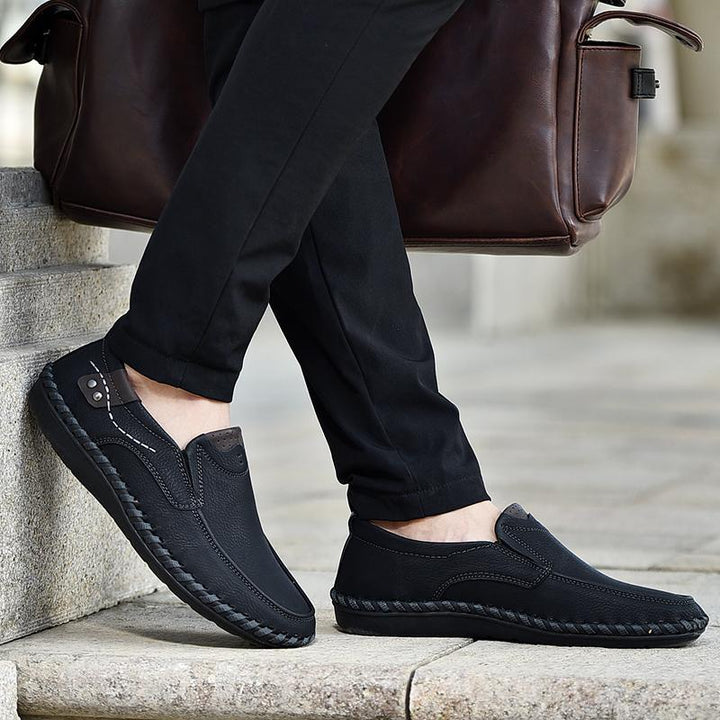 Elegant men's black leather shoes, perfect for combining comfort with formal style