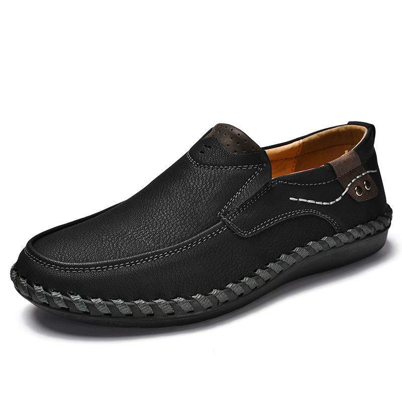 Versatile black leather men's shoes, great for business casual and formal settings