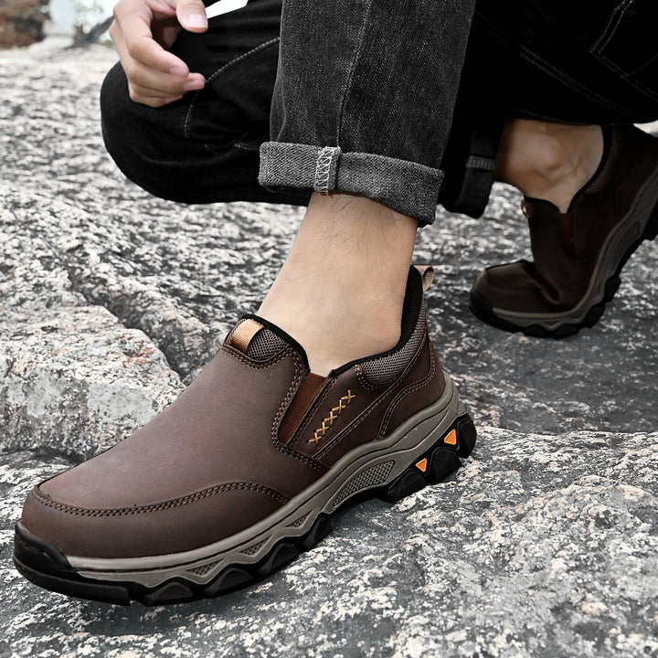 Casual men's leather slip-on shoes, offering pain relief for daily use