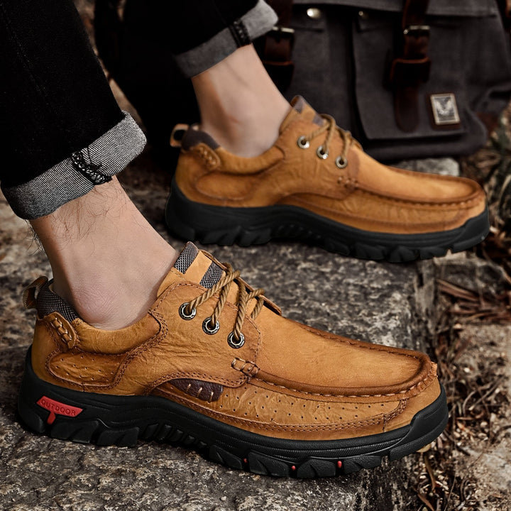 Detailed image of the sole of Men's orthopedic boots, emphasizing comfort and traction