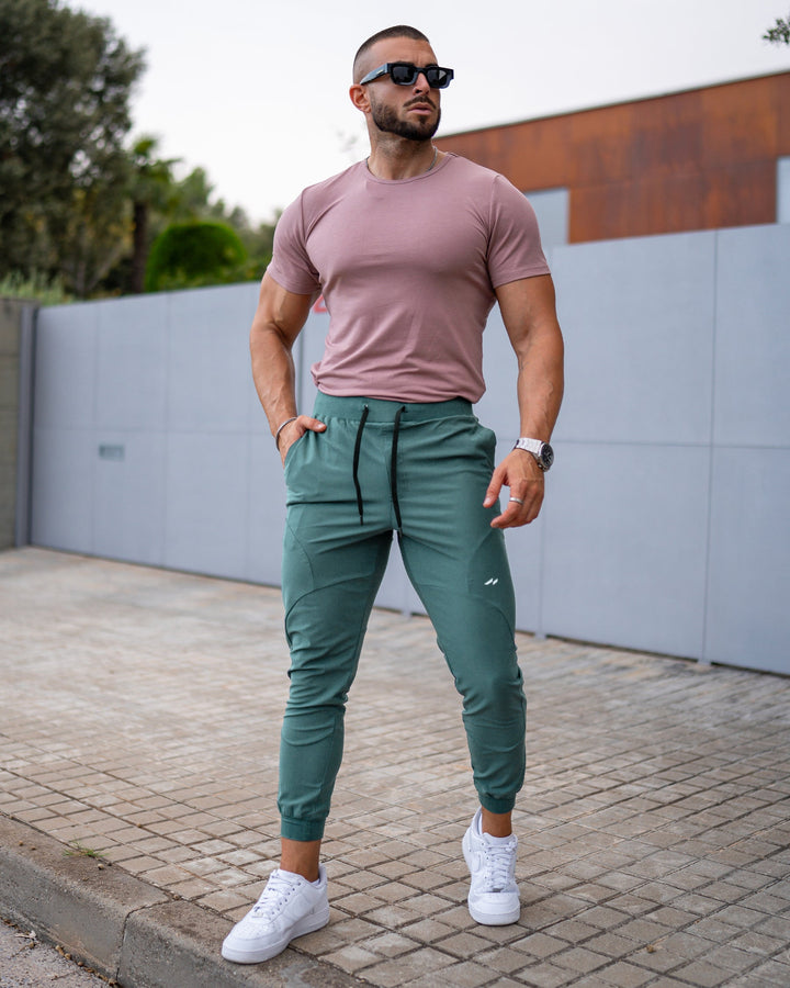 Lightweight men's joggers, quick-dry and breathable, essential activewear for fitness enthusiasts.