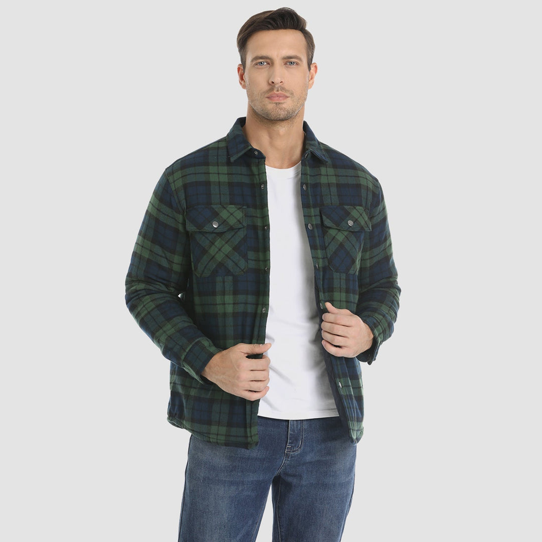 Warm and stylish men's quilted flannel jacket, ideal for brisk fall days and winter expeditions