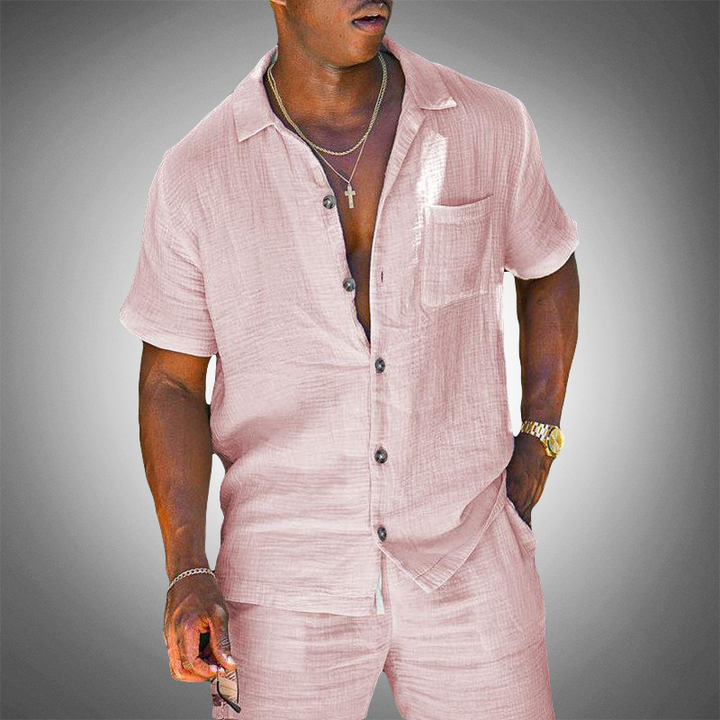 Knitted men's relaxed two-piece set, a comfortable & stylish summer outfit. Polyester-elastane blend.