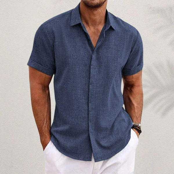 Men's versatile short-sleeve button-down casual shirt for everyday style.