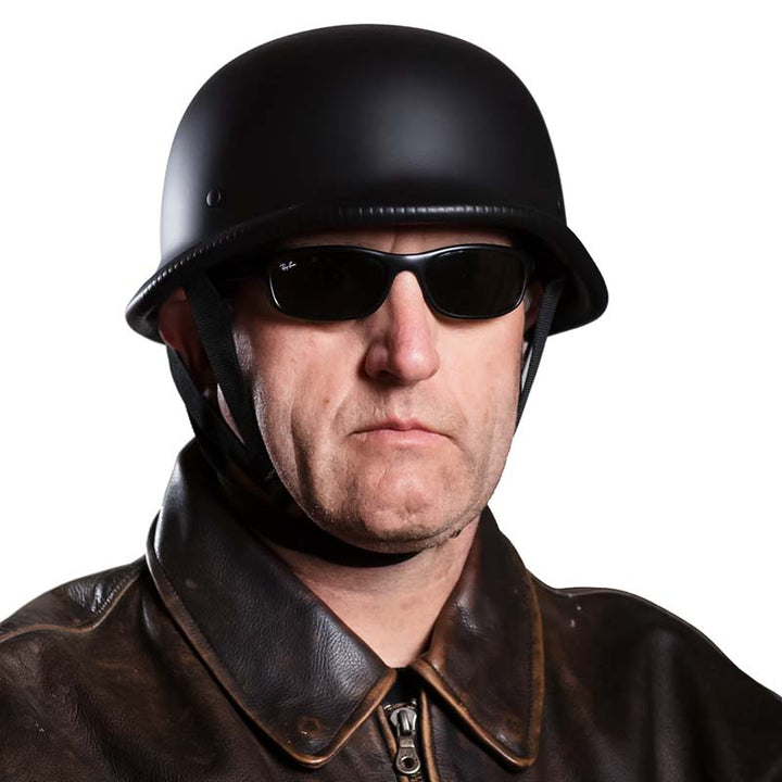 Premium men's vintage half-face motorcycle helmet, robust ABS shell, open-face for classic cruiser & street riding.