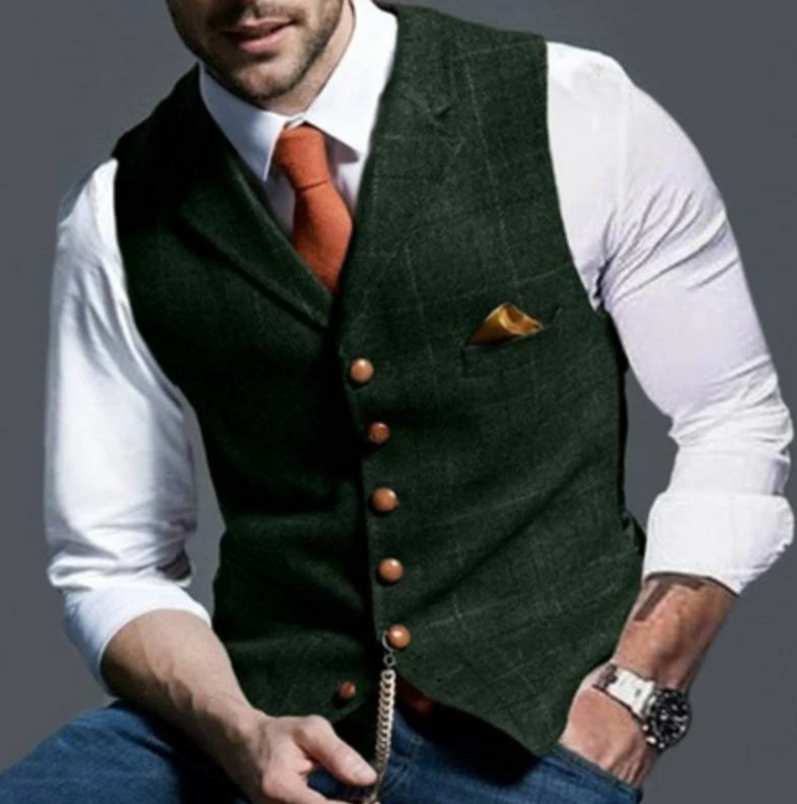 Tailored men's vest in a vintage look, offering classic style for modern gentlemen.