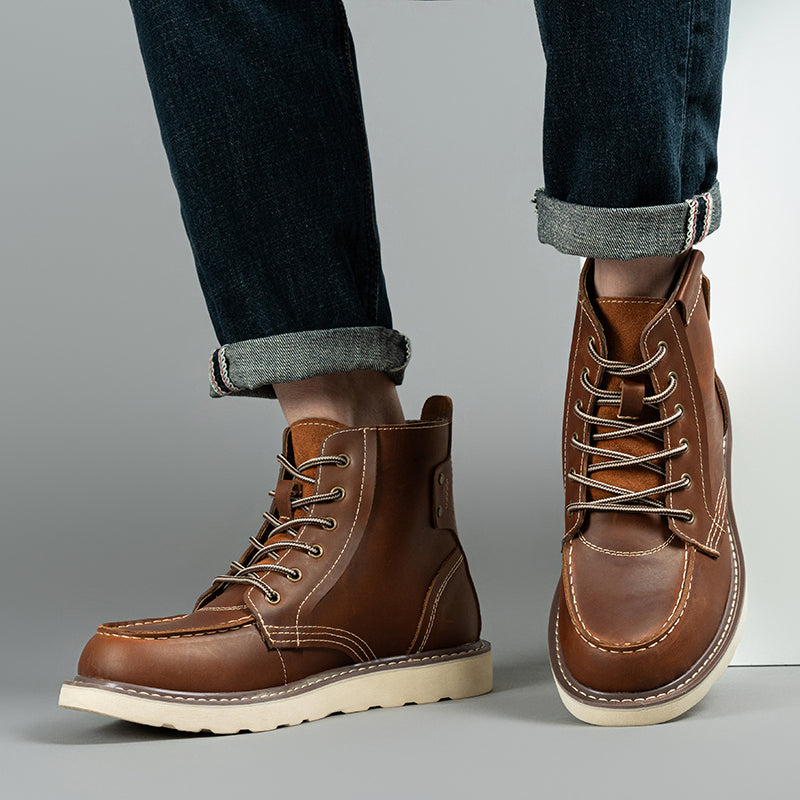 Comfortable men's chukka boots in black, waterproof and designed for everyday casual wear.