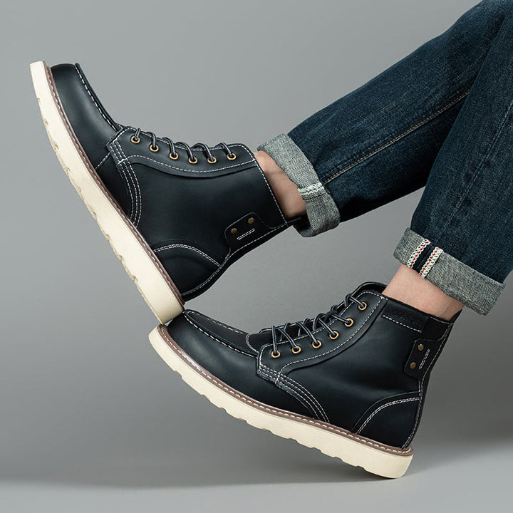 Men's brown chukka boots, waterproof and designed for optimal comfort during casual activities.