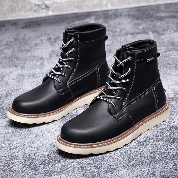 Men's black outdoor chukka boots, waterproof, ensuring dry and comfortable feet in casual settings.