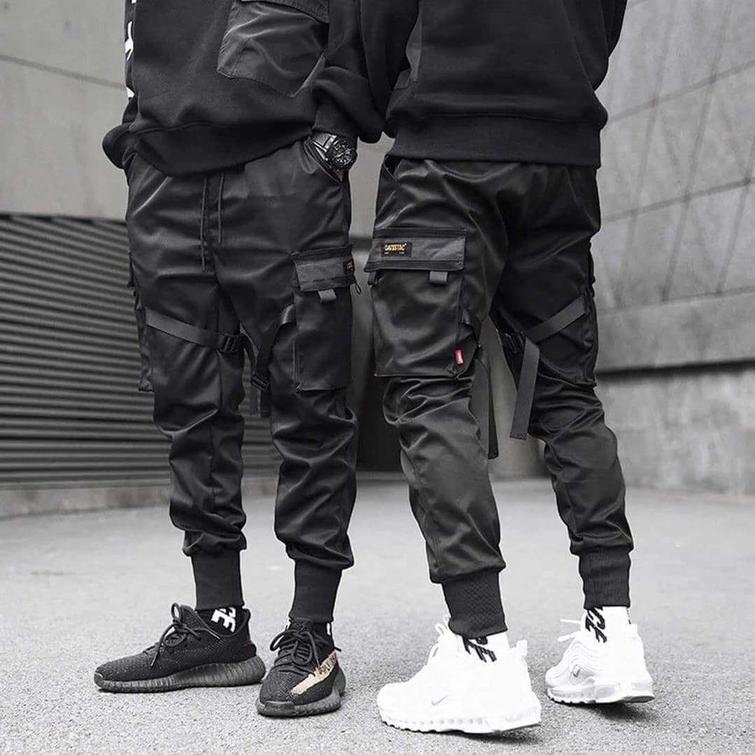 Comfortable men's utility cargo pants, great for urban hip-hop style & leisure wear.
