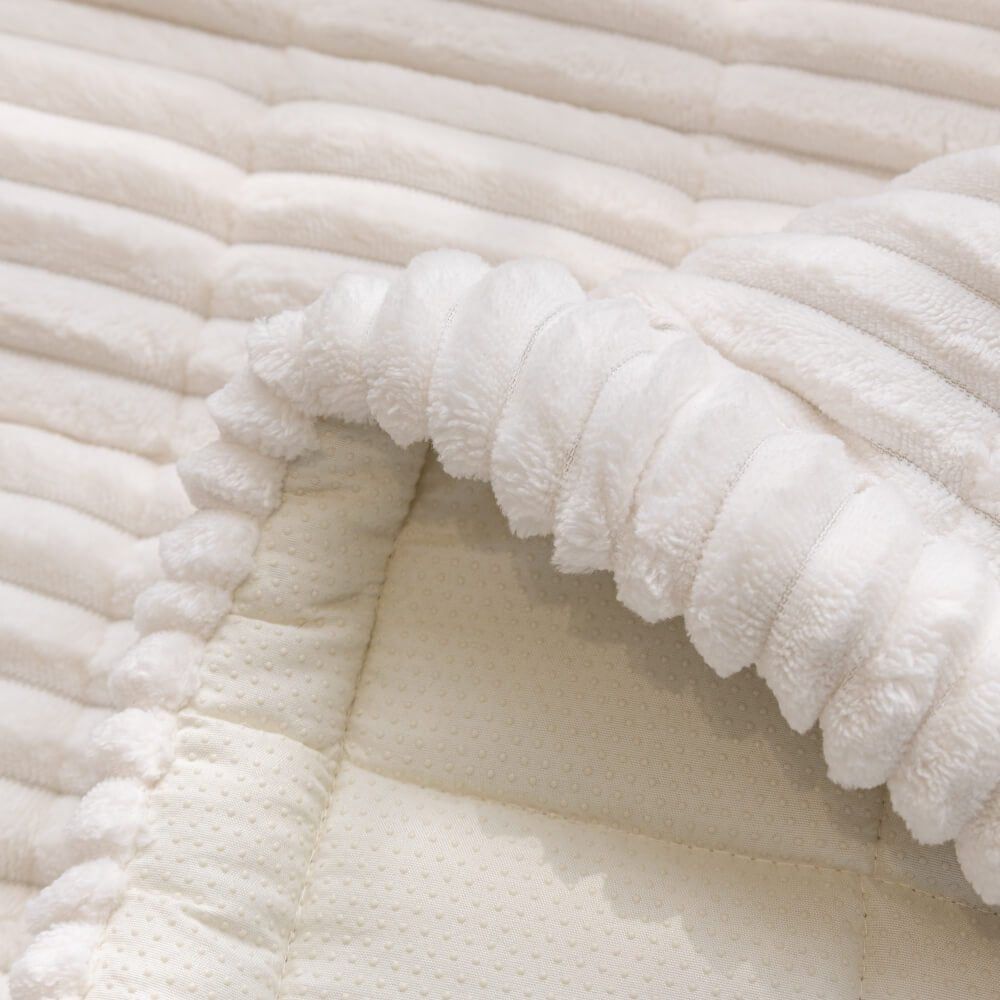 Non - Slip Pet Couch Cover with Soft Flannel Finish - Lexians
