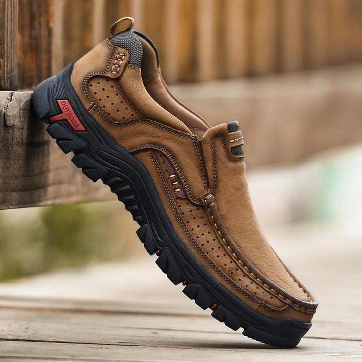 Stylish men's walking shoes, orthopedic design with arch support & durable non-slip sole for hikes.
