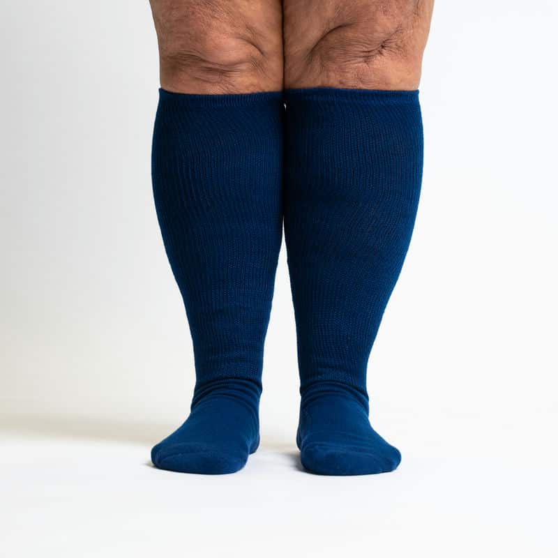 Unisex navy blue compression socks, ideal footwear for active individuals and daily comfort