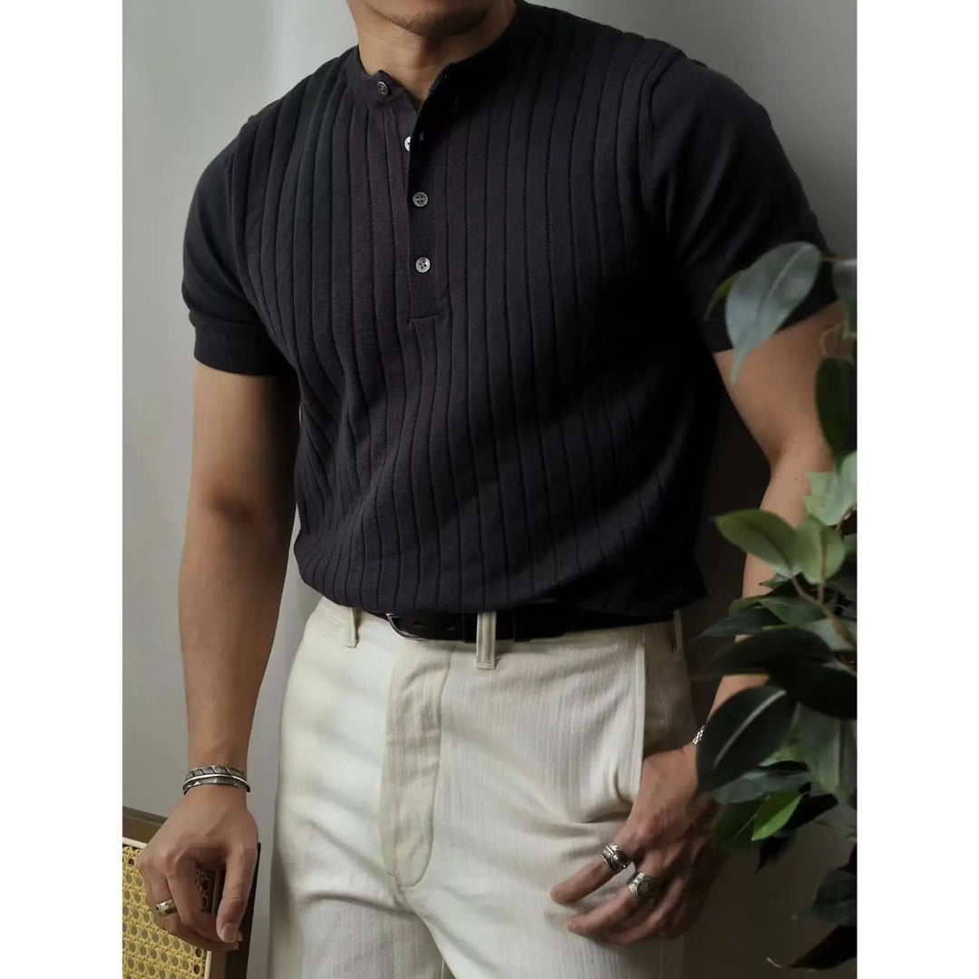Men's slim fit short sleeve zipper polo, perfect for a refined modern urban aesthetic.