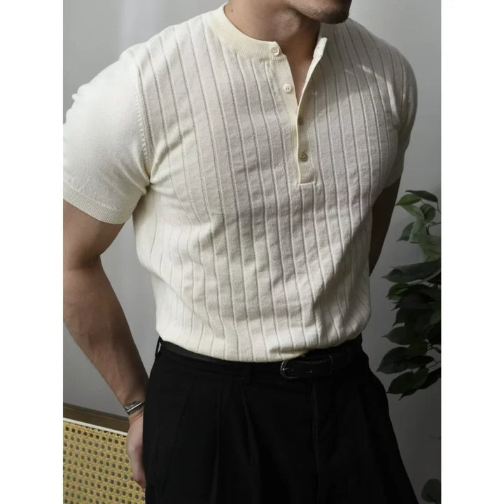 Casual men's slim fit polo with zipper, comfortable and perfect for summer fashion.