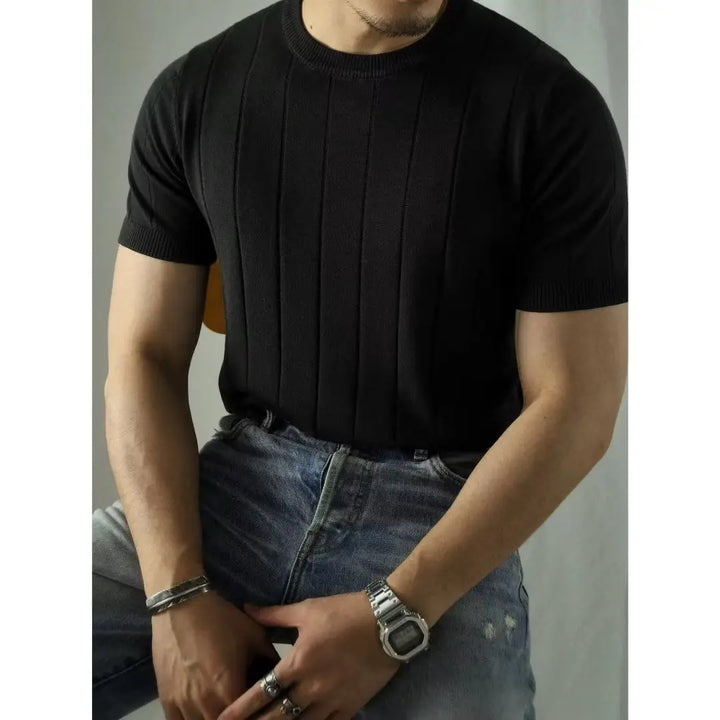 Men's slim fit zipper polo, short sleeve, a key piece for modern fashion trends.